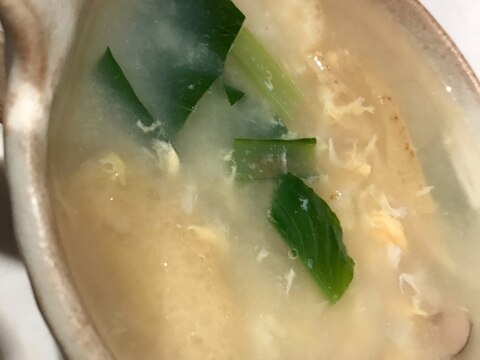 栄養満点！山芋と小松菜と卵の味噌汁